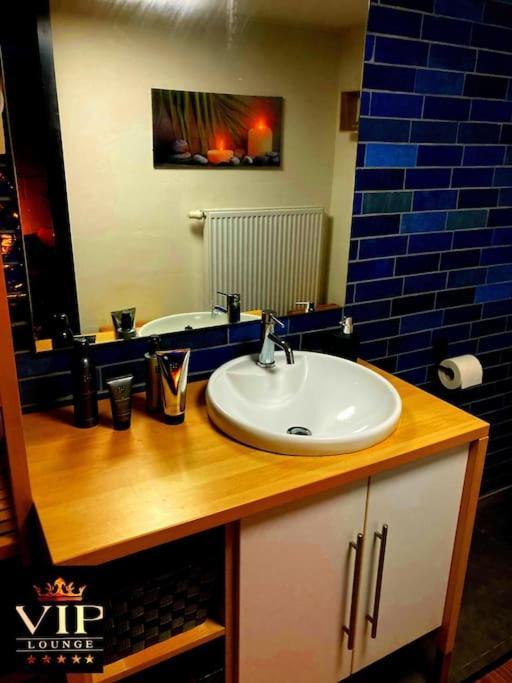 Vip Lounge Appartement Avec Jacuzzi Et Jardin Andenne Buitenkant foto