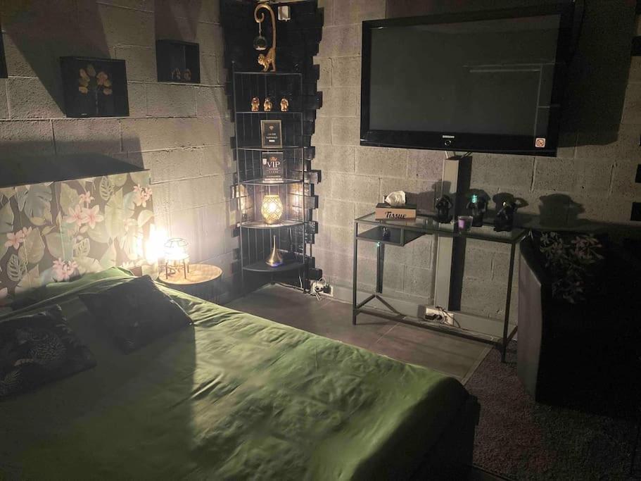 Vip Lounge Appartement Avec Jacuzzi Et Jardin Andenne Buitenkant foto