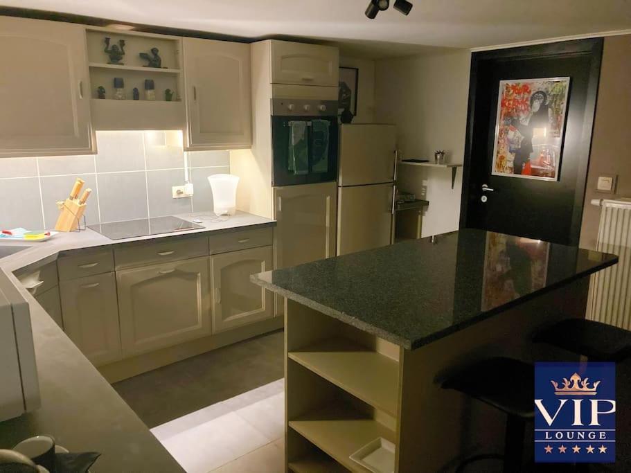 Vip Lounge Appartement Avec Jacuzzi Et Jardin Andenne Buitenkant foto