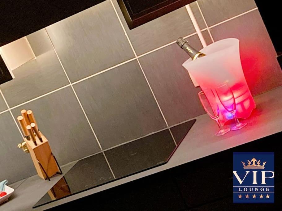 Vip Lounge Appartement Avec Jacuzzi Et Jardin Andenne Buitenkant foto