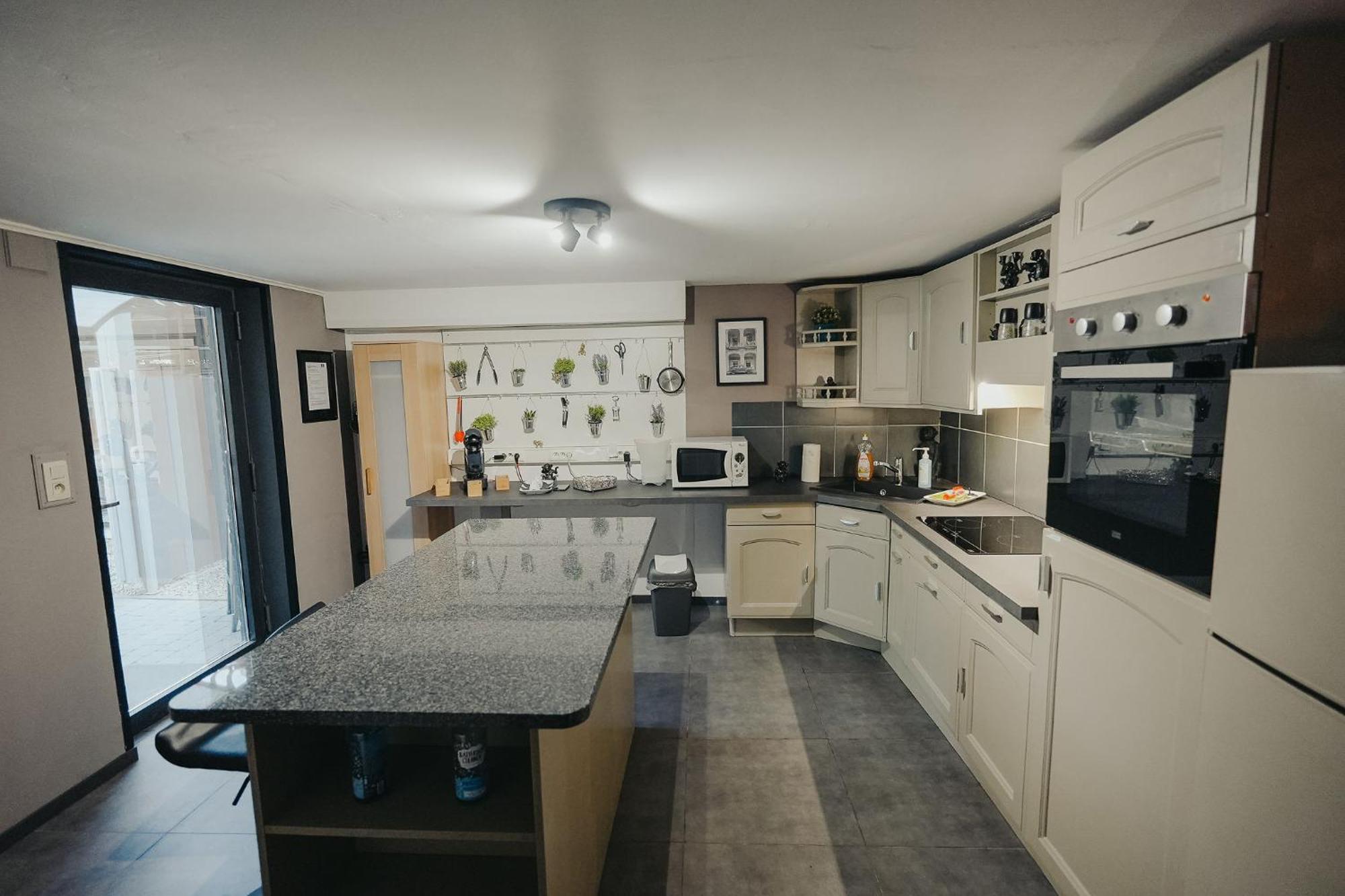 Vip Lounge Appartement Avec Jacuzzi Et Jardin Andenne Buitenkant foto